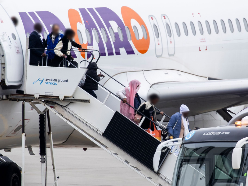 Beim Resettlement-Verfahren schlĂ€gt das UN-FlĂŒchtlingshilfswerk (UNHCR) den Aufnahmestaaten besonders schutzbedĂŒrftige Menschen vor. (Archivfoto) - Foto: Michael Matthey/dpa