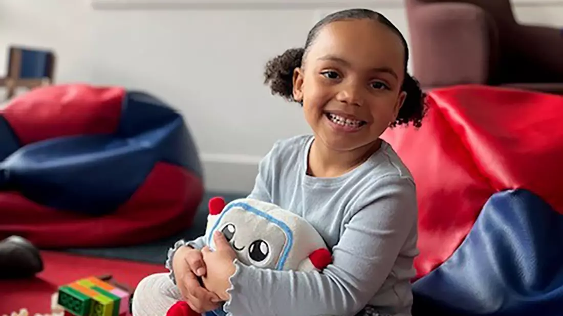 Immer da, immer freundlich: Sowohl für Eltern als auch für Kinder stellt KI-Spielzeug eine Versuchung dar. - Bild: Faculty of Education/University of Cambridge/dpa