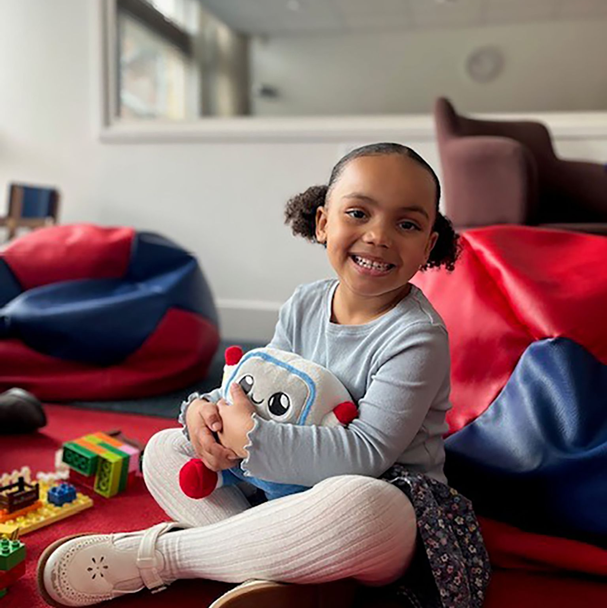 Immer da, immer freundlich: Sowohl für Eltern als auch für Kinder stellt KI-Spielzeug eine Versuchung dar. - Foto: Faculty of Education/University of Cambridge/dpa