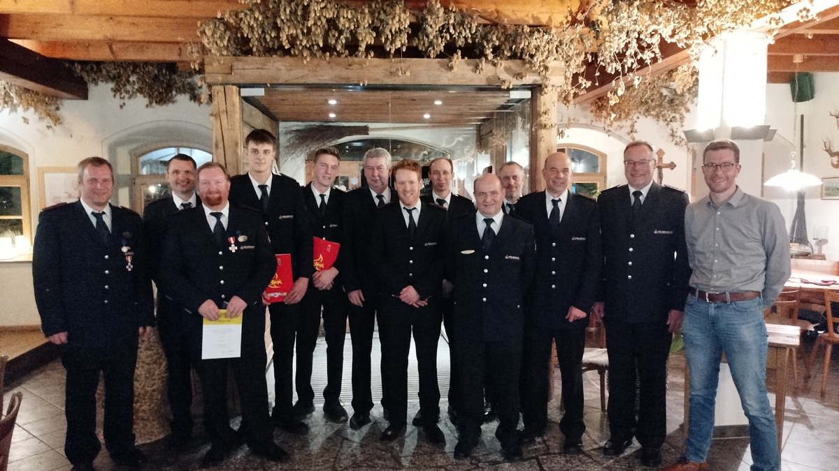 LRA-Ravensburg: Hauptversammlung der Feuerwehrabteilung Niederwangen 29 Aktive Mitglieder rückten im vergangenen Jahr zu 20 Einsätzen aus - Foto: presseportal.de