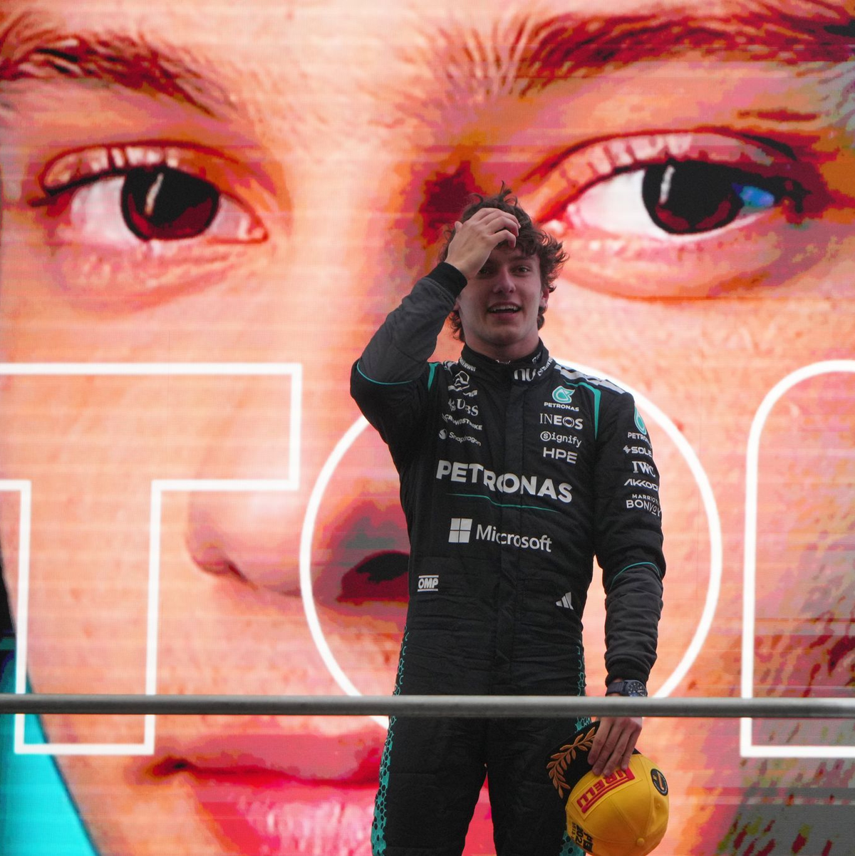 Kimi Antonelli rast in China zu seinem ersten Grand-Prix-Erfolg in der Formel 1. - Foto: Andy Wong/AP/dpa