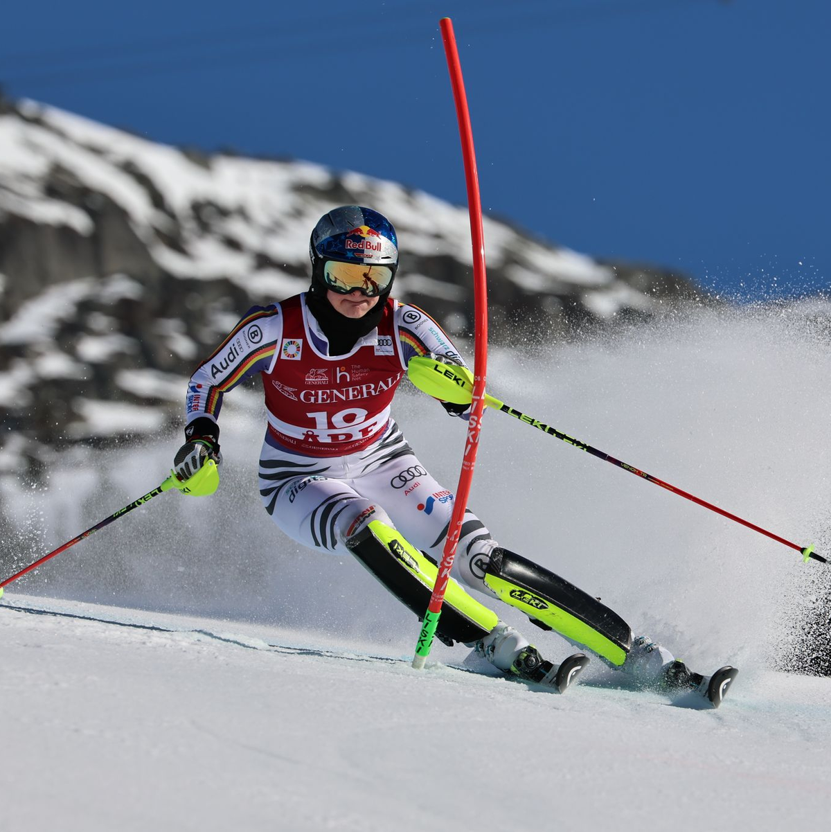 Emma Aicher belegt den zweiten Platz im Slalom von Are - Foto: Marco Trovati/AP/dpa
