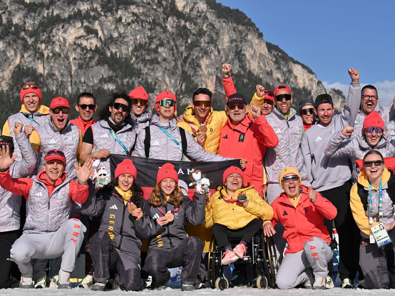 Das deutsche Team feiert in Tesero mehrere Medaillen. (Archivbild)  - Foto: Martin Schutt/dpa
