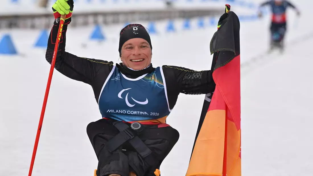 Jubelt über ihre vierte Medaille: Anja Wicker. - Bild: Martin Schutt/dpa