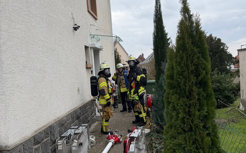 FW Weinheim: Brand im Zimmer bei Renovierungsarbeiten - Foto: presseportal.de
