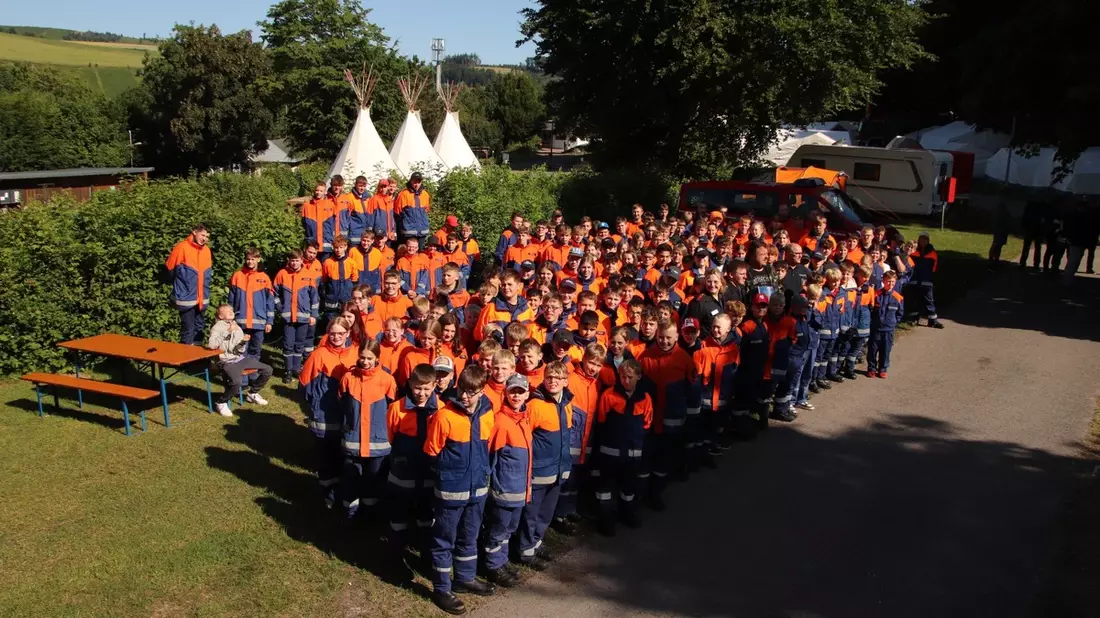FW-OE: Kreisjugendfeuerwehr tagte in Kirchhundem Bernd Koch für weitere sechs Jahre als Kreisjugendfeuerwehrwart bestätigt - Bild: presseportal.de