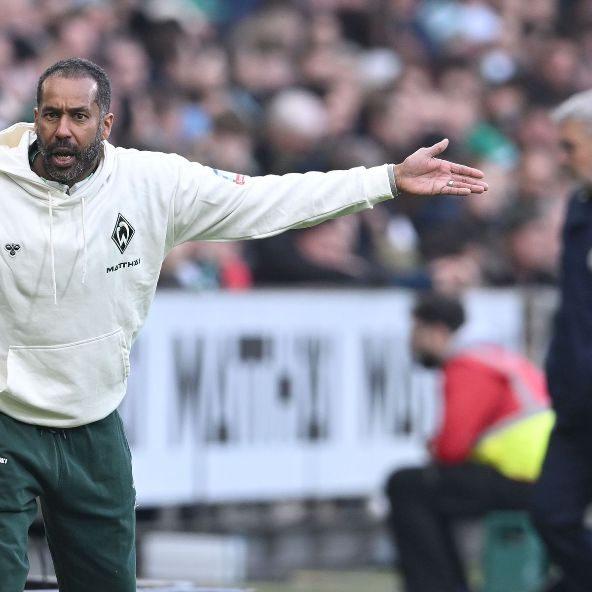 Werder-Coach Daniel Thioune war mit der Leistung seines Teams gar nicht zufrieden. - Foto: Carmen Jaspersen/dpa