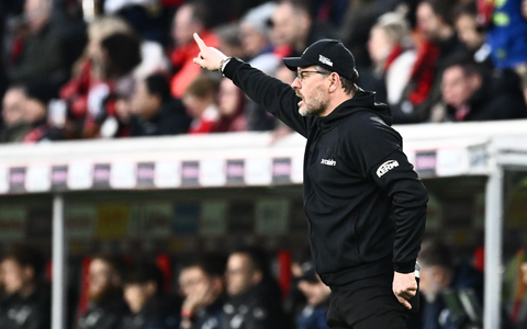 Wie gewohnt trieb Steffen Baumgart sein Team immer wieder an. - Foto: Silas Stein/dpa