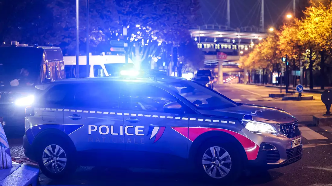 Bei einem Streit soll ein 13-Jähriger in Nizza seine Mutter mit einem Hammer erschlagen haben (Archivbild). - Bild: Christoph Reichwein/dpa
