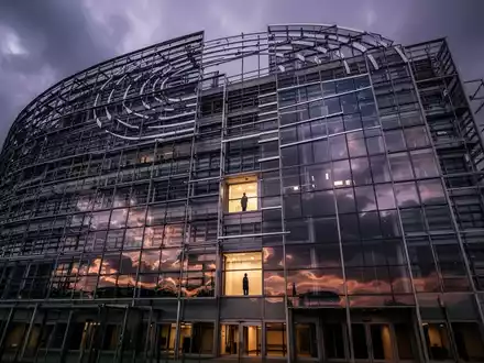 EVP kooperiert heimlich mit Rechtsaußen bei Asylgesetz - Foto: über boerse-global.de
