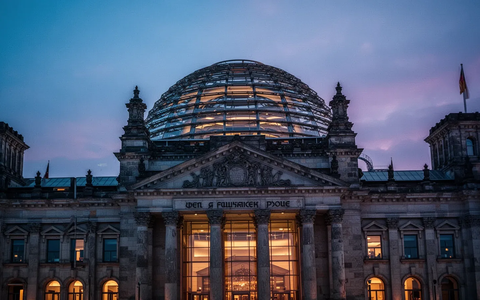 Steuerdebatte spitzt sich zu: Wer profitiert wirklich? - Foto: über boerse-global.de