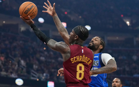 Dennis Schröder musste sich mit Cleveland diesmal Dallas geschlagen geben. - Foto: Sue Ogrocki/AP/dpa