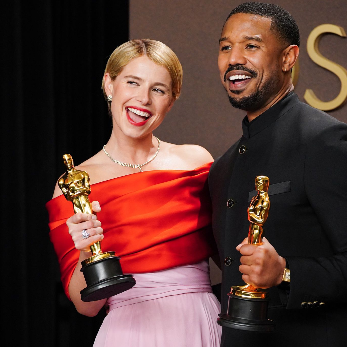 Jessie Buckley und Michael B. Jordan haben in der Hauptdarsteller-Kategorie abgeräumt.  - Foto: Jordan Strauss/Invision/AP/dpa