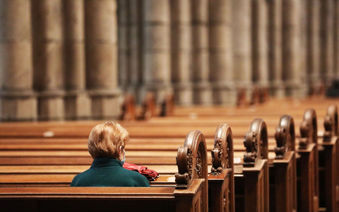 Die beiden großen Kirchen haben im vergangenen Jahr wieder viele Mitglieder verloren (Archivbild). - Foto: Oliver Berg/dpa