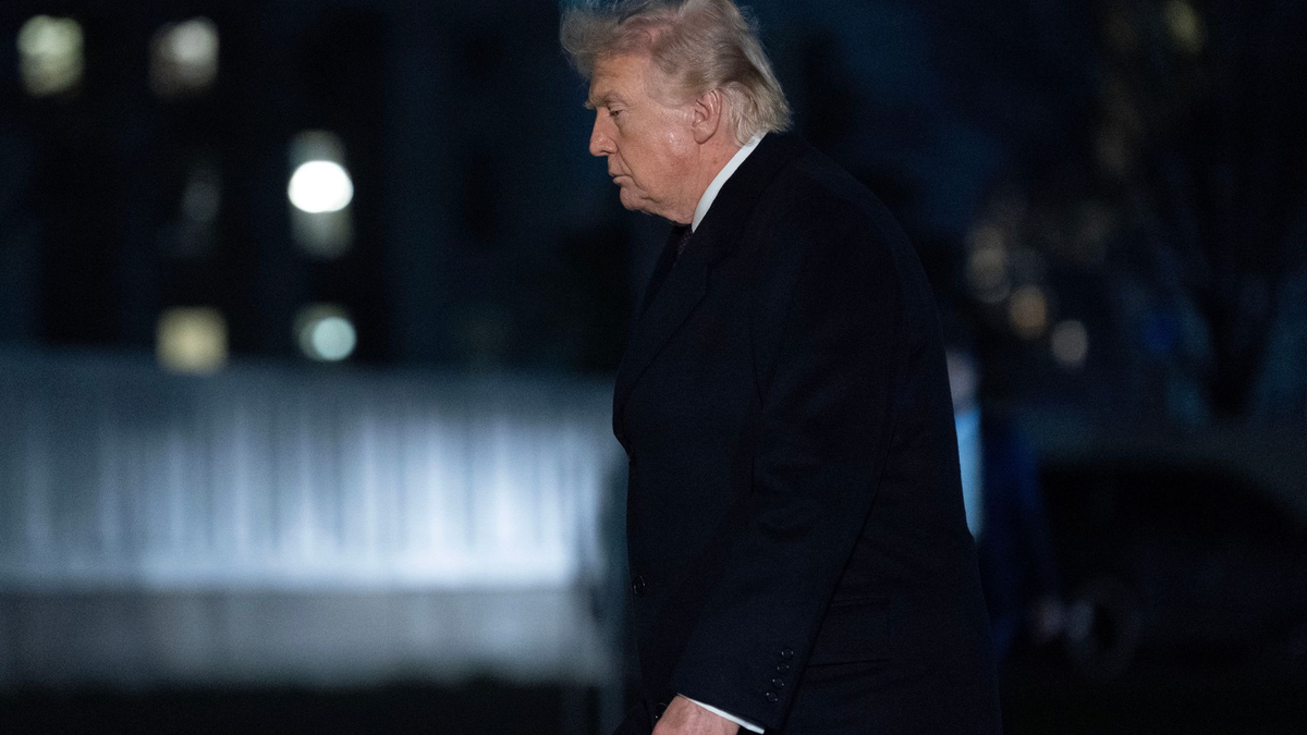 Fliegt er nach China oder nicht? US-Präsident Donald Trump. - Foto: Jose Luis Magana/AP/dpa