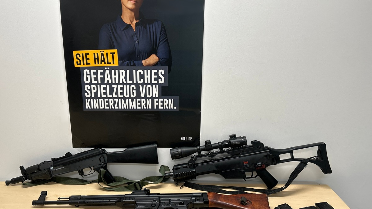 HZA-SI: Umzug mit Softair-Waffen- Zoll stellt verbotene Softair-Waffen in Umzugsgut sicher - Foto: presseportal.de