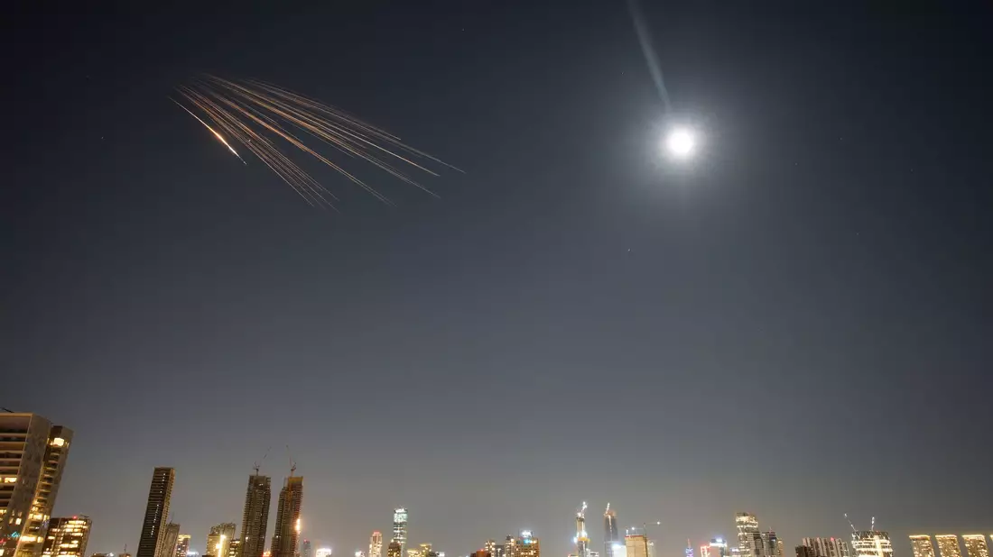 Israel wird vom Iran aus weiterhin mit Raketen beschossen. - Bild: Ohad Zwigenberg/AP/dpa