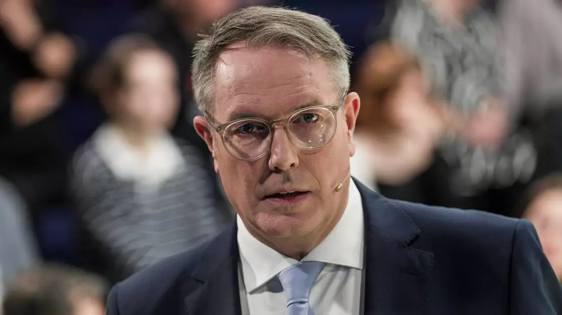 «Ich erwarte eine ganz klare Positionierung von CDU und CSU», sagt SPD-Ministerpräsident Alexander Schweitzer. (Archivbild) - Bild: Andreas Arnold/dpa