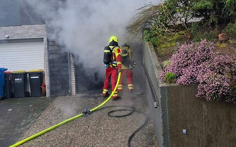 FW-Heiligenhaus: Brennender PKW in Garage - Foto: presseportal.de