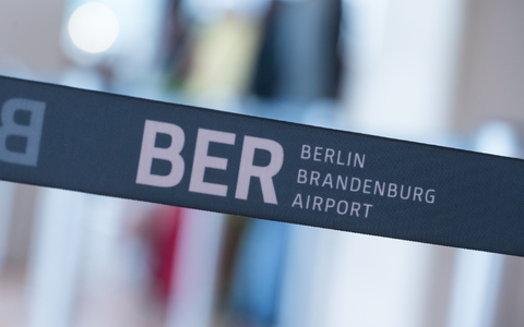 Die Gewerkschaft Verdi hat zu einem Warnstreik bei der Flughafengesellschaft Berlin-Brandenburg aufgerufen. - Foto: Christophe Gateau/dpa