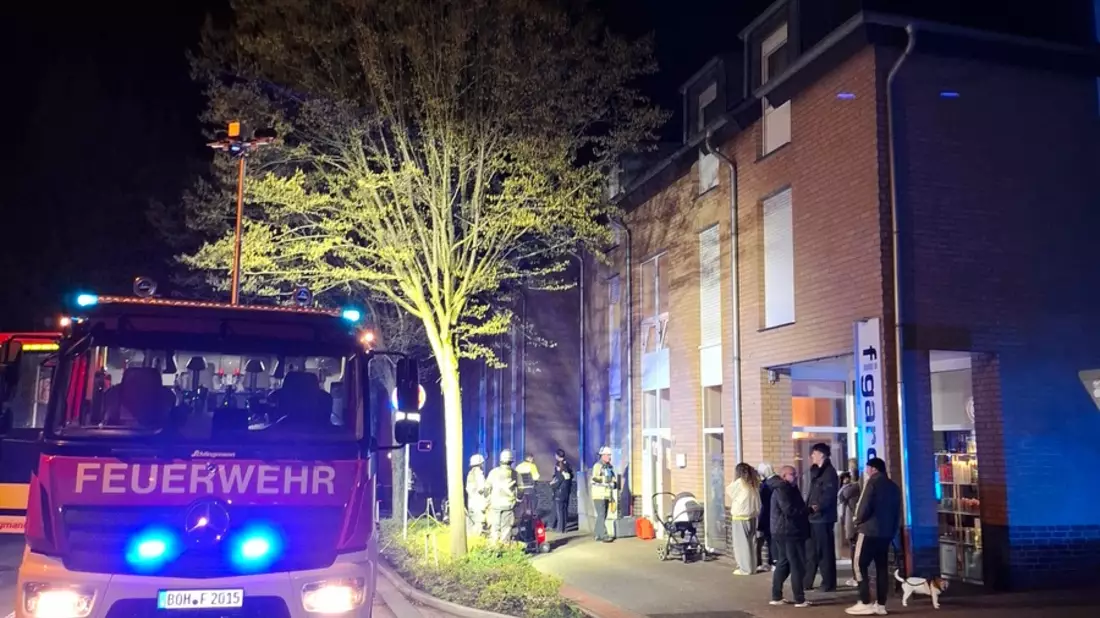 FW Bocholt: Küchenbrand mit einer verletzten Person - Bild: presseportal.de