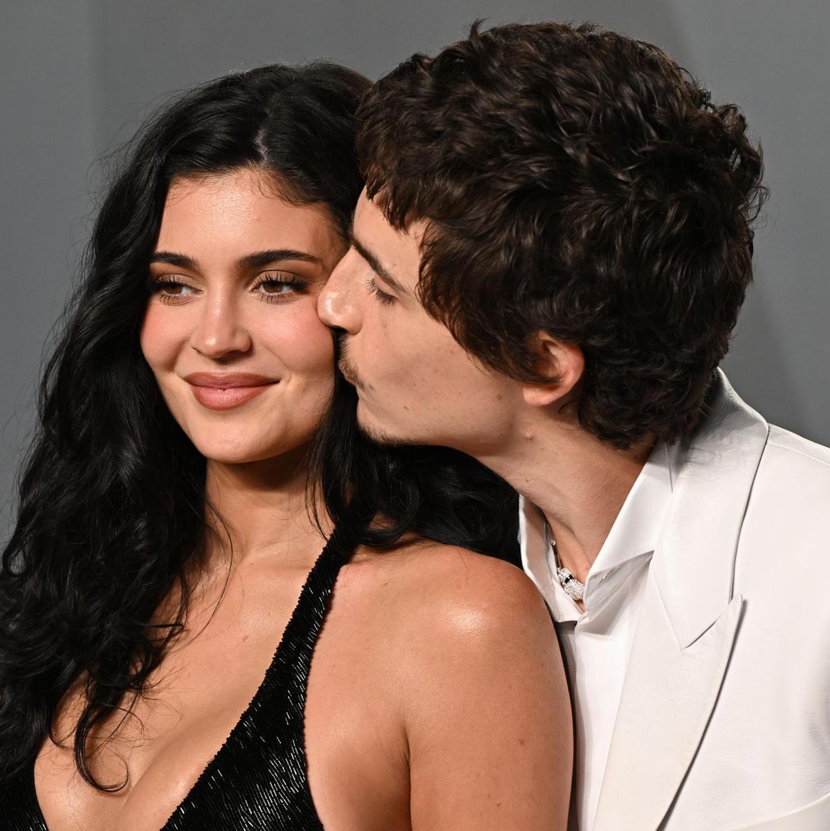 Im Turtelmodus bei der «Vanity Fair»-Party: Kylie Jenner (28) und Timothée Chalamet (30). - Foto: Doug Peters/PA Wire/dpa
