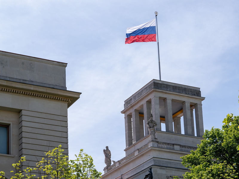 Russische Nachrichtendienste sind auch in Deutschland aktiv – das ist seit Jahren ein Thema für die Sicherheitsbehörden hierzulande. - Foto: Soeren Stache/dpa