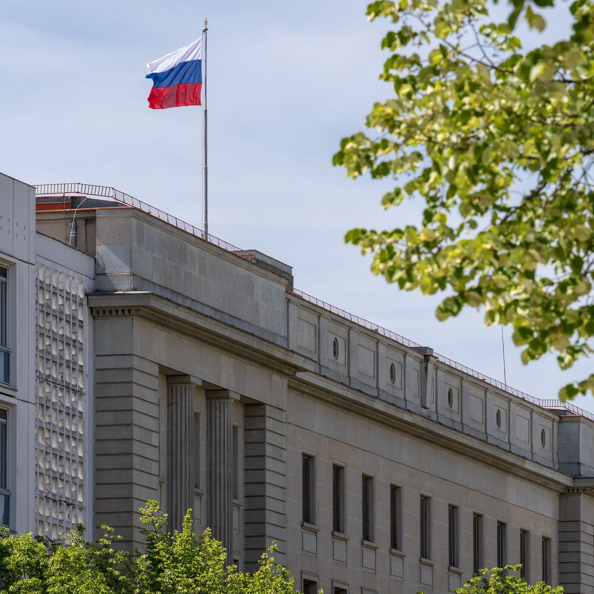 Im Dezember wurde der russische Botschafter ins Auswärtige Amt einbestellt. Grund waren laut Bundesregierung hybride Attacken, zu denen ein Cyberangriff gegen die Deutsche Flugsicherung (DFS) zählte. (Symbolbild) - Foto: Soeren Stache/dpa