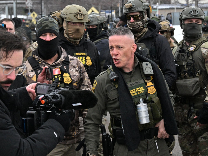 Sein rabiates Auftreten verschaffte Bovino Anerkennung bei Präsident Trump. (Archivbild) - Foto: Tom Baker/AP/dpa