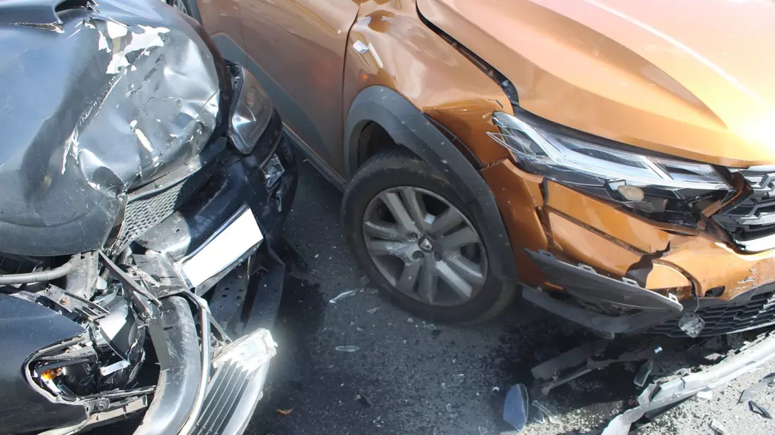 POL-MI: Verletzte nach Kreuzungsunfall - Bild: presseportal.de