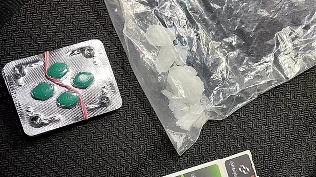 BPOL NRW: Internationales Polizeiteam im Einsatz - Urkundenfälschung, Drogen und Fahren ohne Fahrerlaubnis aufgedeckt - Bild: presseportal.de