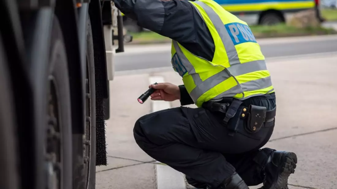 API-TH: Schwerpunktkontrolle Abfall und Gefahrgut bringt gravierende Verstöße zutage - Bild: presseportal.de