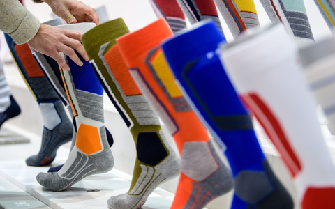 Socken sind zu einem beliebten modischen Accessoires geworden. - Foto: Matthias Balk/dpa