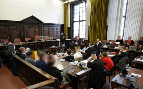 In Hamburg läuft seit März ein Prozess gegen die Gruppe. (Archivbild) - Foto: Marcus Brandt/Pool dpa/dpa