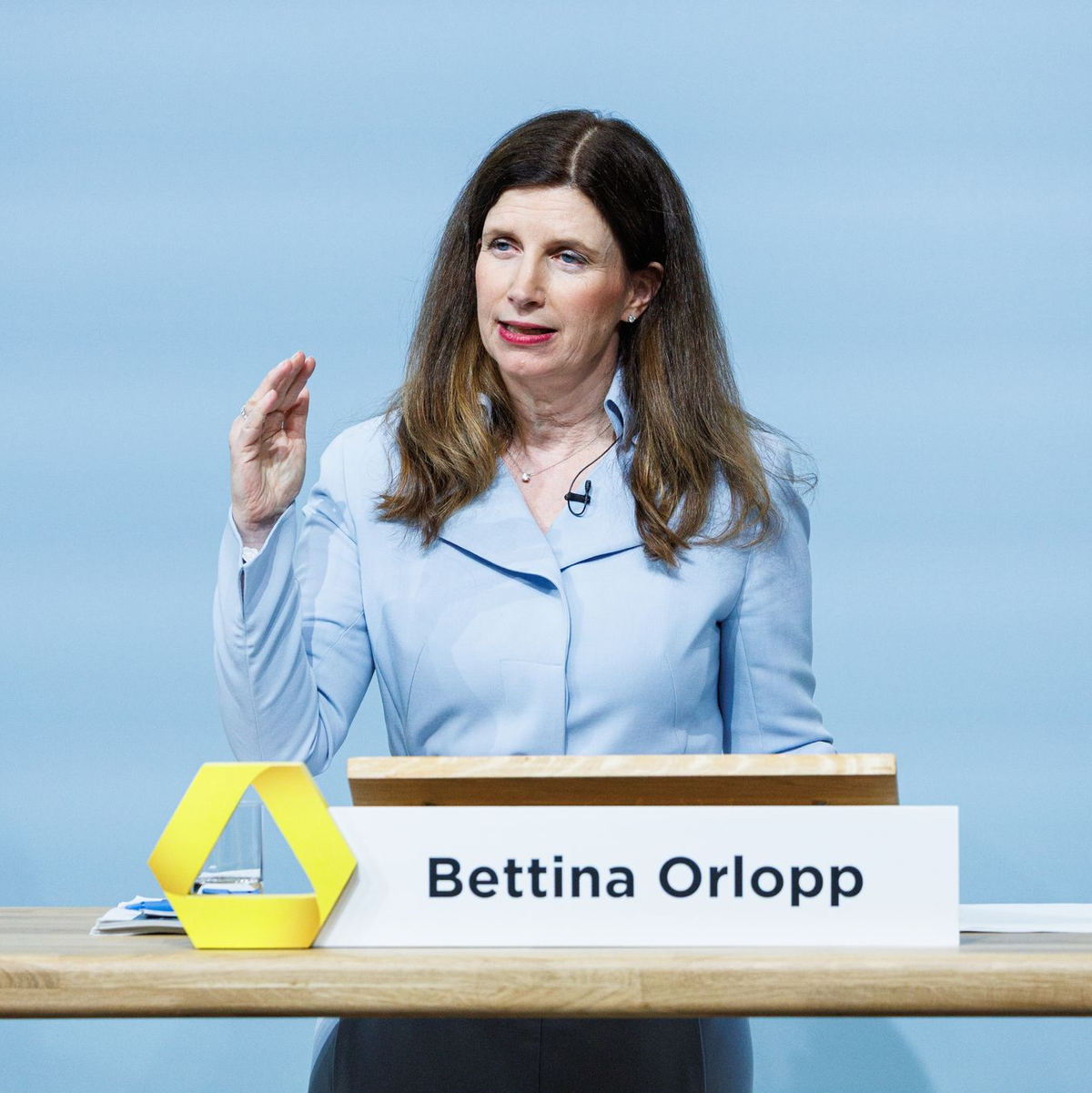 Commerzbank-Chef Bettina Orlopp will die Eigenständigkeit des Instituts retten.  - Foto: Hannes P Albert/dpa