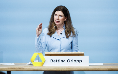 Commerzbank-Chef Bettina Orlopp will die Eigenständigkeit des Instituts retten.  - Foto: Hannes P Albert/dpa