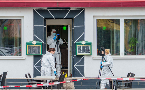 Fahnder sichern Spuren. - Foto: Andreas Arnold/dpa