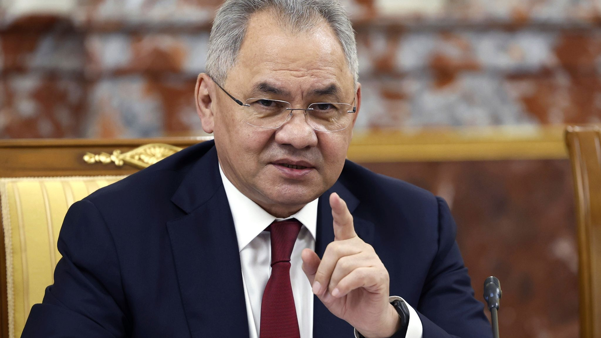 Als Teil ihres Abwehrkampfes nimmt die Ukraine zunehmend Ziele im russischen Hinterland ins Visier. Russland spürt das, wie Schoigu nun einräumte. (Archivbild) - Foto: Dmitry Astakhov/Pool Sputnik Government/AP/dpa