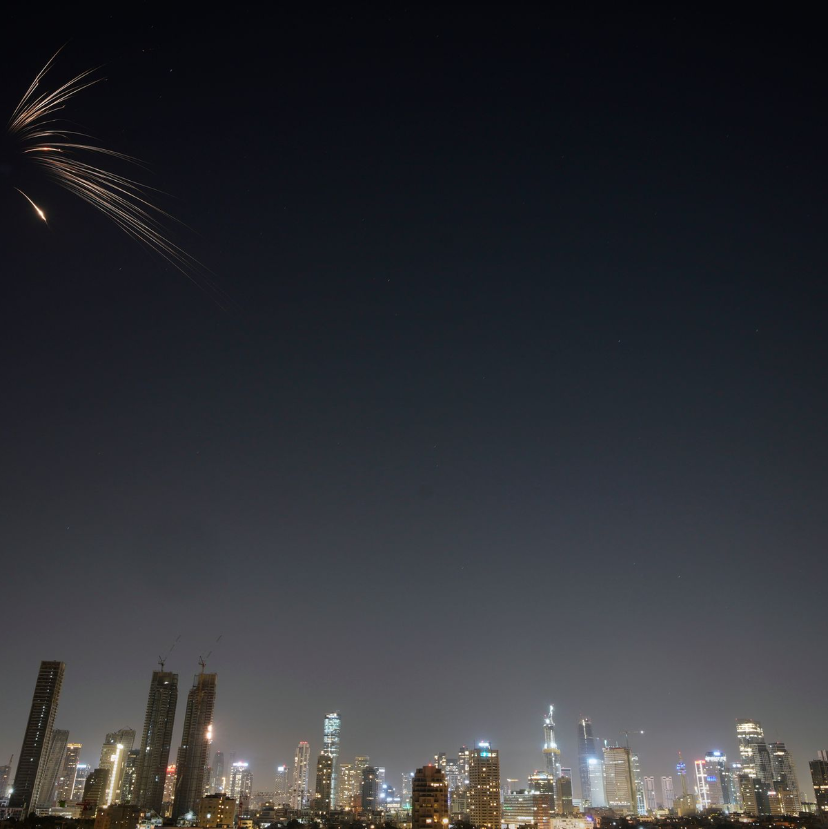 Der Iran greift Israel erneut mit Raketen an.  - Foto: Ohad Zwigenberg/AP/dpa