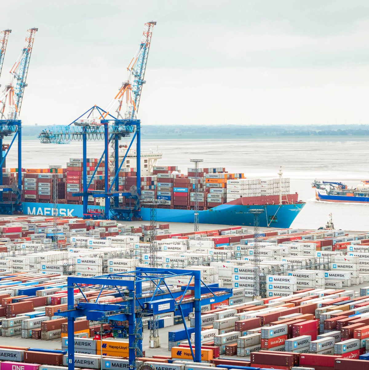 Durch den Iran-Konflikt steigen Charter- und Frachtraten in der Schifffahrt. (Archivbild) - Foto: Sina Schuldt/dpa