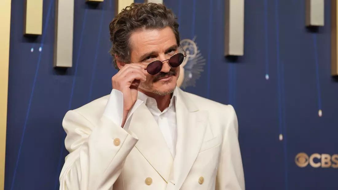 Bei den Oscars ohne Bart, bei den Emmy Awards im September noch mit Moustache: Pedro Pascal. (Archivbild) - Bild: Jae C. Hong/Invision/AP/dpa