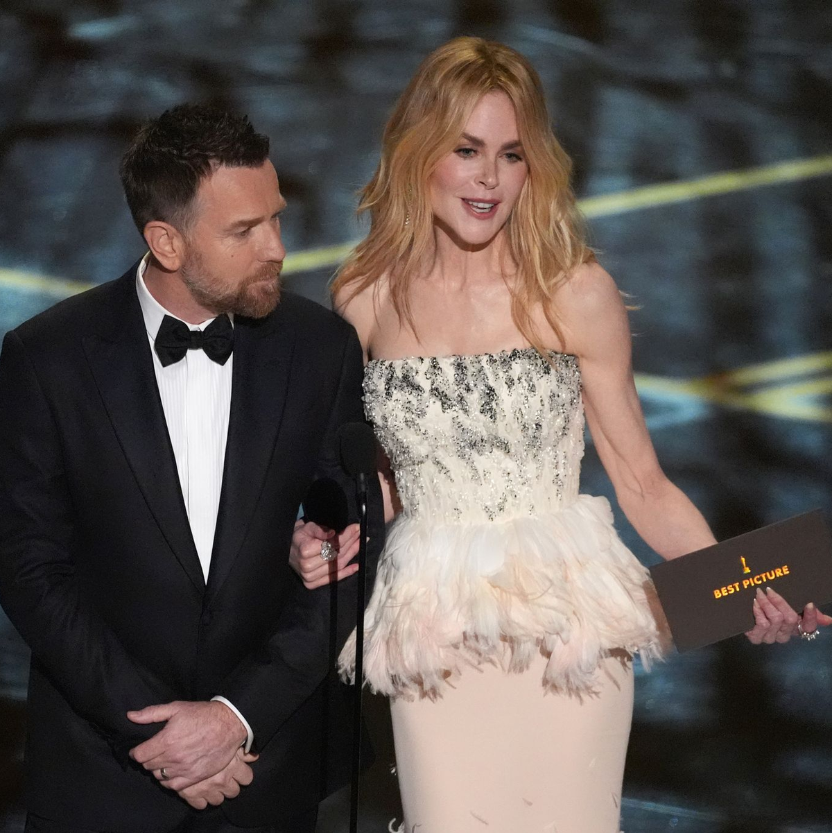 Ewan McGregor ist Vollbartträger und durfte dieses Jahr mit «Moulin Rouge«-Kollegin Nicole Kidman die wichtigste Oscar-Kategorie «Best Picture» präsentieren. (Archivbild) - Foto: Chris Pizzello/Invision/dpa
