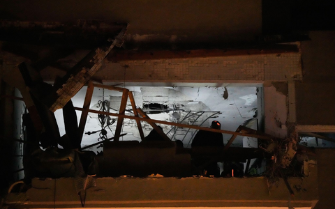 Zwei Menschen wurden beim Einschlag einer Rakete in Ramat Gan getötet. - Foto: Ohad Zwigenberg/AP/dpa