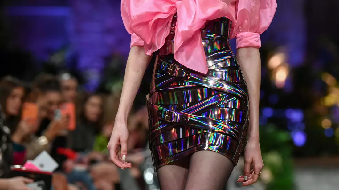 Im Jahr 2020 auf dem Laufsteg der Berliner Fashion Week.  - Bild: Jens Kalaene/dpa-Zentralbild/ZB