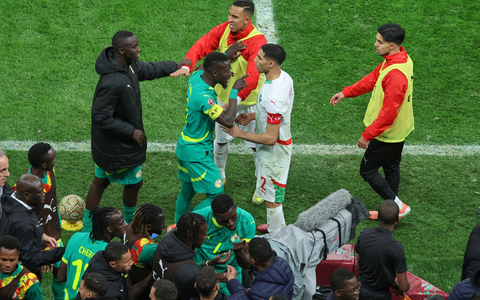 Die Spieler beider Teams gerieten im Finale des Afrika Cups mächtig aneinander. (Archivbild) - Foto: Youssef Loulidi/AP/dpa