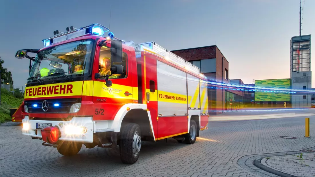FW Ratingen: Verkehrsunfall auf der BAB 52 mit mehreren Verletzten - Bild: presseportal.de