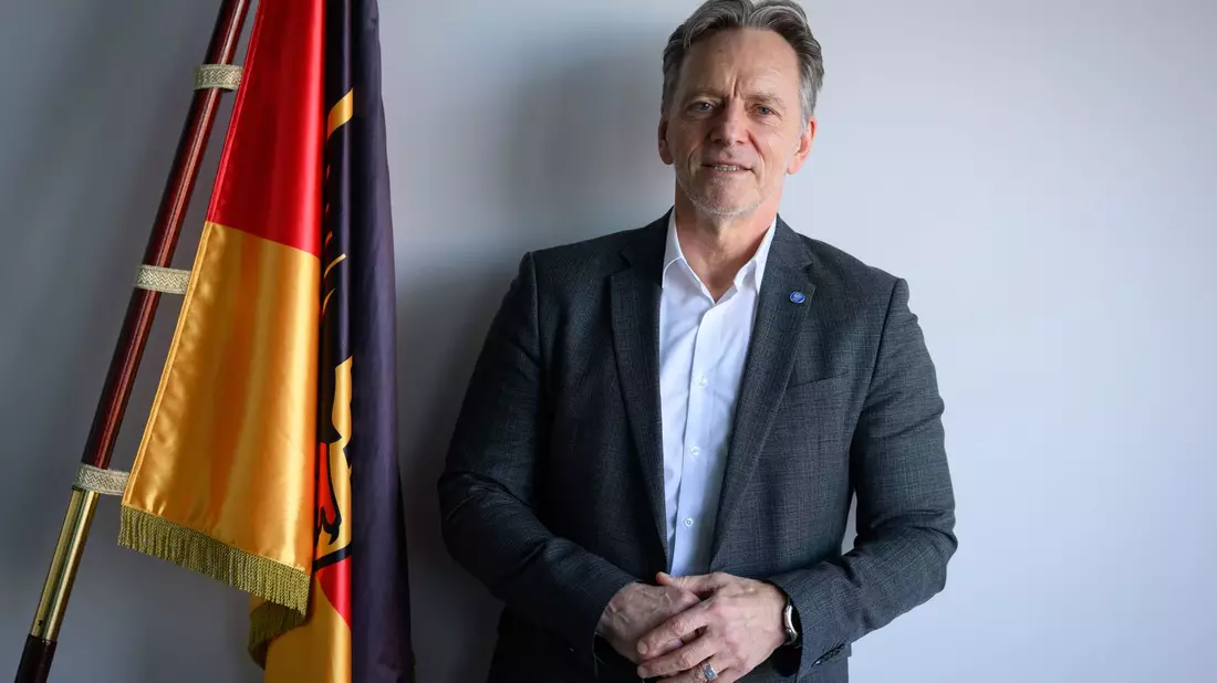 «Neben den Taten der sogenannten Vulkangruppen in Berlin und Brandenburg gibt es seit mehreren Jahren einen weiteren Schwerpunkt von Angriffen auf Infrastruktur im Großraum München», sagt der Präsident des Bundeskriminalamts (BKA), Holger Münch. (Archivfoto) - Bild: Bernd von Jutrczenka/dpa