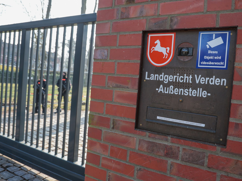 Ein Sprengstoffhund hat während des Verhandlungstermins im Prozess gegen Daniela Klette angeschlagen. (Symbolfoto)  - Foto: Focke Strangmann/dpa