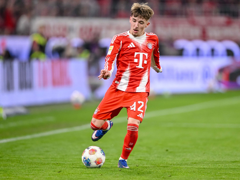 Darf womöglich bald auch das DFB-Trikot tragen: Bayerns Jungstar Lennart Karl. (Archivbild) - Foto: Harry Langer/dpa