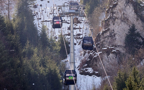 Das Gebiet sei abgelegen, man müsse sich einen Überblick verschaffen, hieß es von der Polizei. - Foto: Urs Flueeler/KEYSTONE/dpa